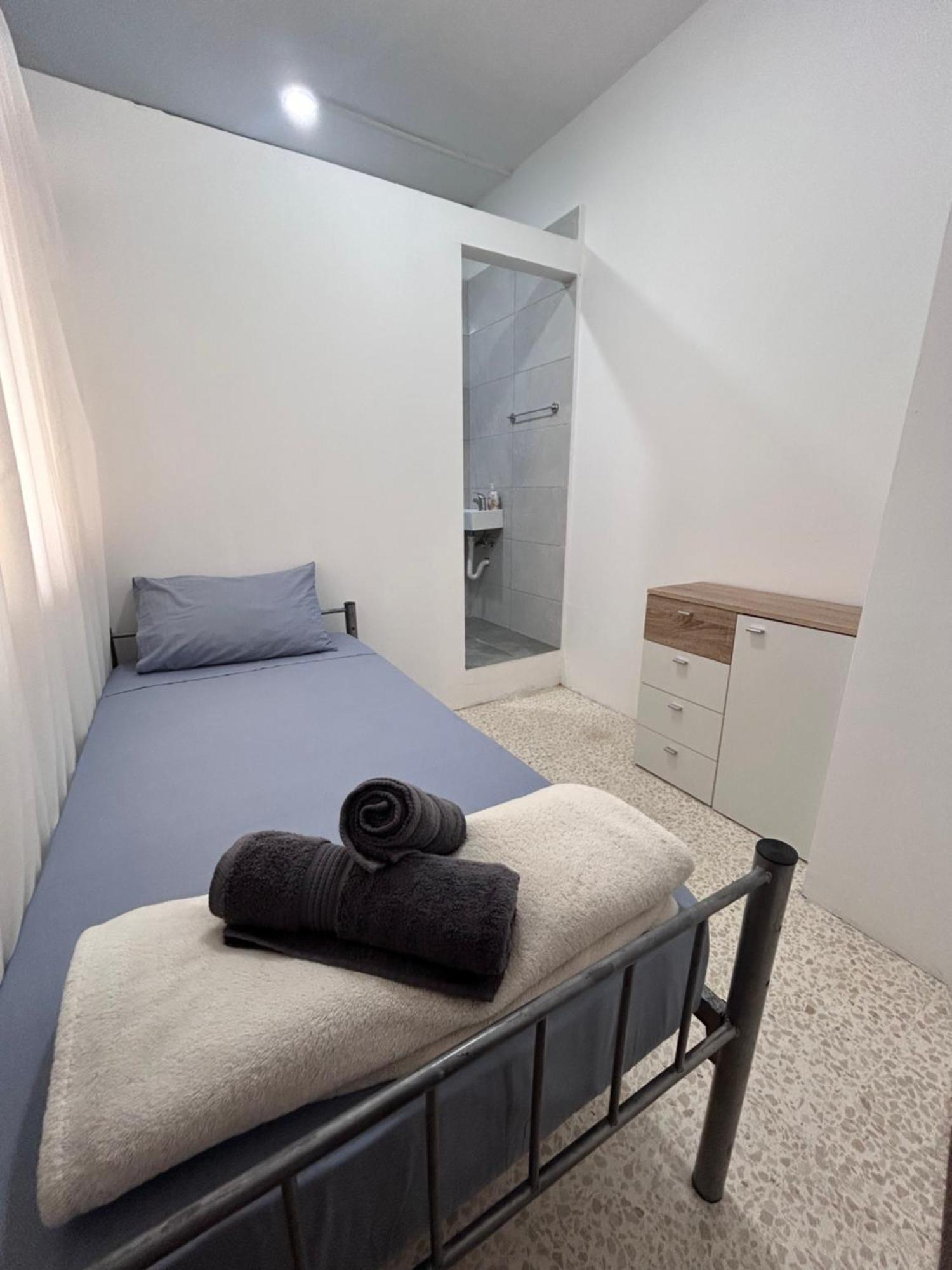 Private Room San Gwann Екстер'єр фото