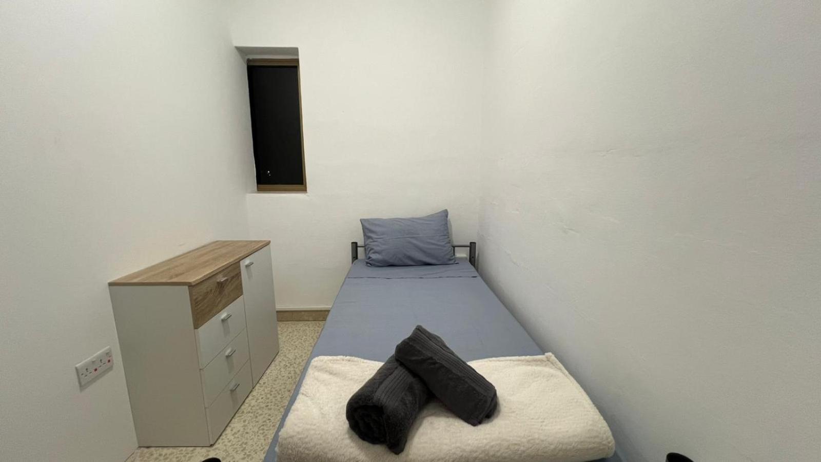 Private Room San Gwann Екстер'єр фото